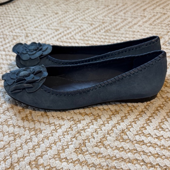 Jack Rogers Navy Floral Flats - Picture 4 of 7